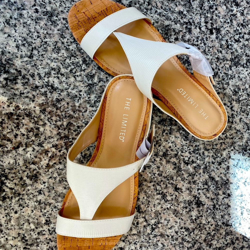 The Limited Izzy Sandal Size 9.5 M